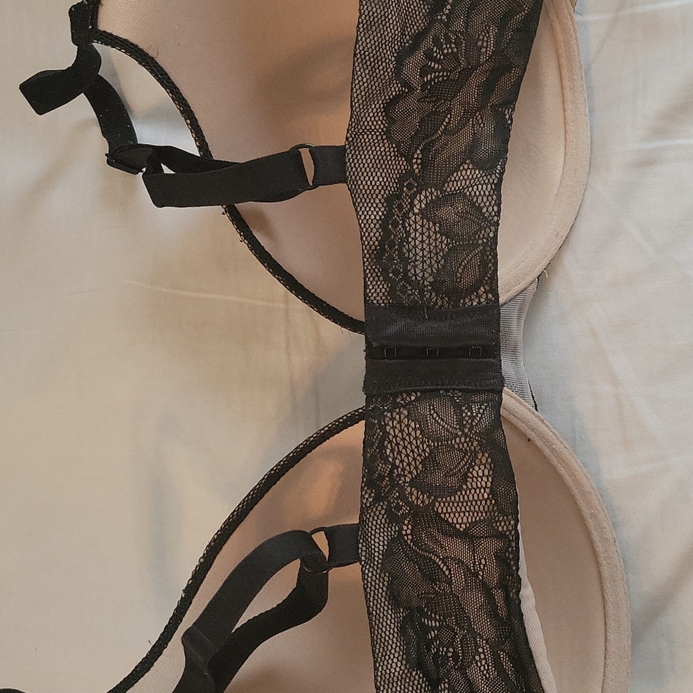 Black lace bra with underwire, EUC!🎊🎉 - Picture 6 of 10